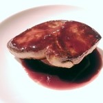 フランス料理グルメ - 大根の上なので、フォアグラが冷めません。