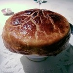 フランス料理グルメ - パイから出てくる香りも、フレッシュなバターの香り。