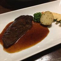 オステリア ミオ・バール - 牛頰肉の赤ワイン煮