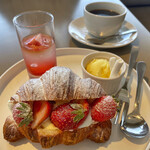 #NOCA inami Farm to Table - クロワッサンフレーズカフェプレート
      650円+セットコーヒー200円