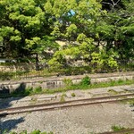 GRILL TERRACE ABURU - 蹴上インクライン(傾斜鉄道跡)。線路上を歩く観光客がたくさんおられました。着物のカップルが多かったです。5月、新緑がキレイな季節。