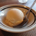 田歌食工房 - タムシバのアイスクリーム