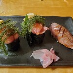 ひとし 本店 - まぐろと海ぶどうの軍艦巻き