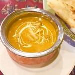 リトルスパイス - チキンカレー。具沢山なので具が見えます。