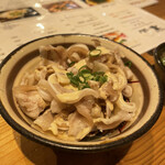 Shima Uta Izakaya Kiyama - コンビニ以外で初めてミミガー食べました。クセが無く美味しい