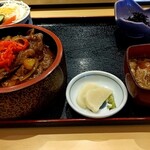 Sushi To Yakiniku Zenibakoooyama - 豚丼ランチ