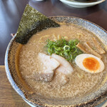 Echigohizoumemmujinzounaoetsuya - 豚骨醤油ラーメン