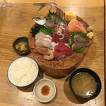 Chigasaki Kabune - デラックス 刺身盛り合わせ定食