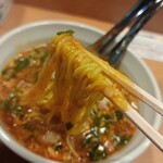 まんしゅう - じゃん麺ハーフは白い器