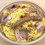 セブンイレブン - 料理写真:麺大盛400gソーセージとベーコンのペペロンチーノ￥550　2022.5.4