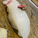 Tsukiji Sushichou - 桜の塩漬けと鯛の握り