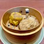中華Aoki - 小籠包、岩中豚と干し貝柱の焼売