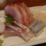 よし田 - 料理写真:刺身盛り合わせ 1500円