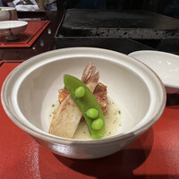 石焼料理 木春堂 - スナップエンドウ、そのまんま出すより中身を見せる方が美しい