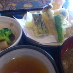 かわせみ - 天ぷらも小鉢も美味しかった