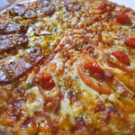 PIZZA LA - ハーフ＆ハーフピザ(テリヤキチキン＆フレッシュトマトバジル)