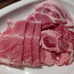 Sumibiyakiniku Ajiwaihoudai En - お肉