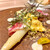 ルディック - ホワイトアスパラと自家製生ハムのシーザーサラダ。　ホワイトアスパラは定番の優しさと柔らかさ。自家製生ハムは風味と深い味わいが素晴らしい。
