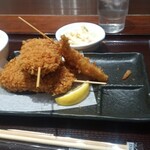 創作串揚げ惣菜 Kushi-Kushi - 3種串揚げ定食700円。