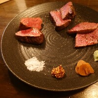 アカミヤコウシ - 内モモ、外モモ、マクラ