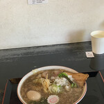らー麺　Do・Ni・Bo - ニボニボこってりスープ