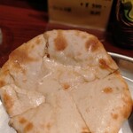 スパイスバザール アチャカナ - チーズクルチャ+ミニライス¥300 伸びるチーズがたまらない！