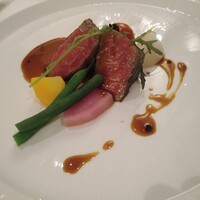 イル・テアトロ - 和牛サーロイン肉のグリリアータ トリュフソース 
                    