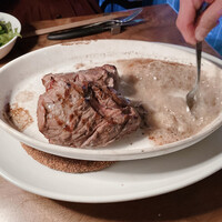 カルネジーオ イースト - 