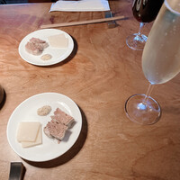 カルネジーオ イースト - 