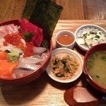 博多炉端 魚男 - 魚男丼