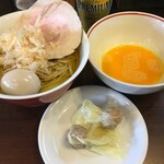 とものもと - まぜそば+味玉+チャーシュー+ワンタン