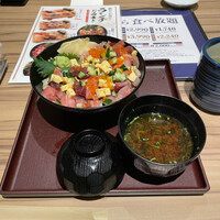 全席個室 鮨やハレの日 大宮東口駅前店 - 海鮮バラちらし丼。美味し。