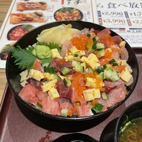 全席個室 鮨やハレの日 大宮東口駅前店 - 海鮮バラちらし丼。美味し。
