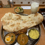 MOTHER INDIA - インディアンスペシャルターリー（チキンカレー激辛、キーマエッグカレー激辛、ラッシー）