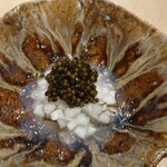 TTOAHISU - ぼたん海老と蕪に刻み根昆布と昆布ジュレ。上にキャビア。凄く繊細な味の当て方。和食みたい。