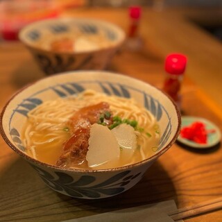 Special `` Okinawa Soba'' made with pork bone and seafood double soup and special noodles