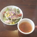 ウメチ - 料理写真:スープとサラダ