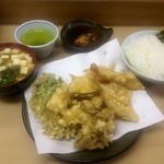 いもや - 天ぷら定食（600円）と舞茸（100円）