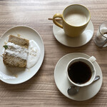 Cafe milk - 紅茶シフォンケーキ、ロイヤルミルクティー、ブレンドコーヒー。