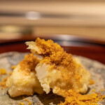 室町 和久傳 - 2022.5 大原野産白子筍天ぷらカラスミ掛け