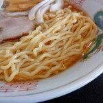 割烹わたせ - ラーメン並…麺アップ