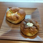 Boulangerie Towaie - 20220508枝豆チーズ丸パン、マヌルパン