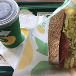 SUBWAY - コーラS
                        BLT.R セサミ トマトオニオン抜き
                        ツナ1スクープ追加（有料）マヨネーズ塩胡椒