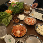 チヂミと酒とサムギョプサル 韓国酒場 テジコリ - 