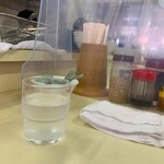 太宰府 八ちゃんラーメン - 入口で手洗い、換気、仕切りで完璧