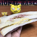 99円ベーカリー - ベーコンエッグサンド　129円（税込）