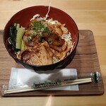 Akasaka Tei - 伊達の赤豚丼全景