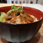 赤坂邸 - 斜めから