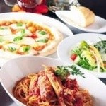 イタリア食堂 ラ ルーチェ - 平日限定の、お得なランチセット(^^)サラダ、焼きたてフォカッチャ、パスタorピッツァ、コーヒー