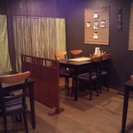 Ajiana koryouri mirai - ２階　テーブル３席の隠れ家的な雰囲気